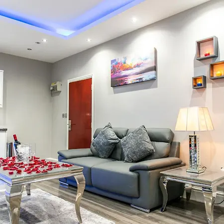 Aphrodite Apartment *