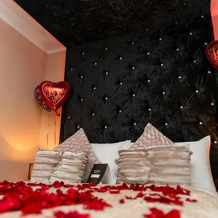 Aphrodite Apartment *