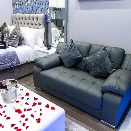 Aphrodite Apartment *