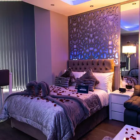 Aphrodite Apartment *