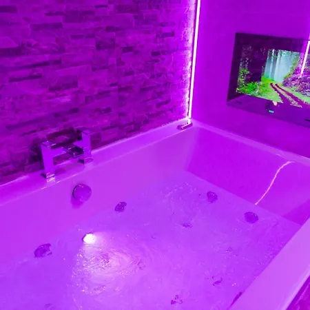 Aphrodite Apartment *