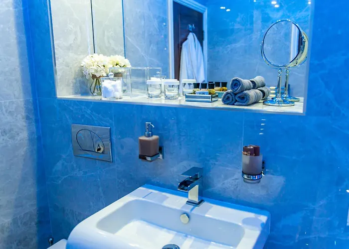 Aphrodite * Bradford (West Yorkshire)